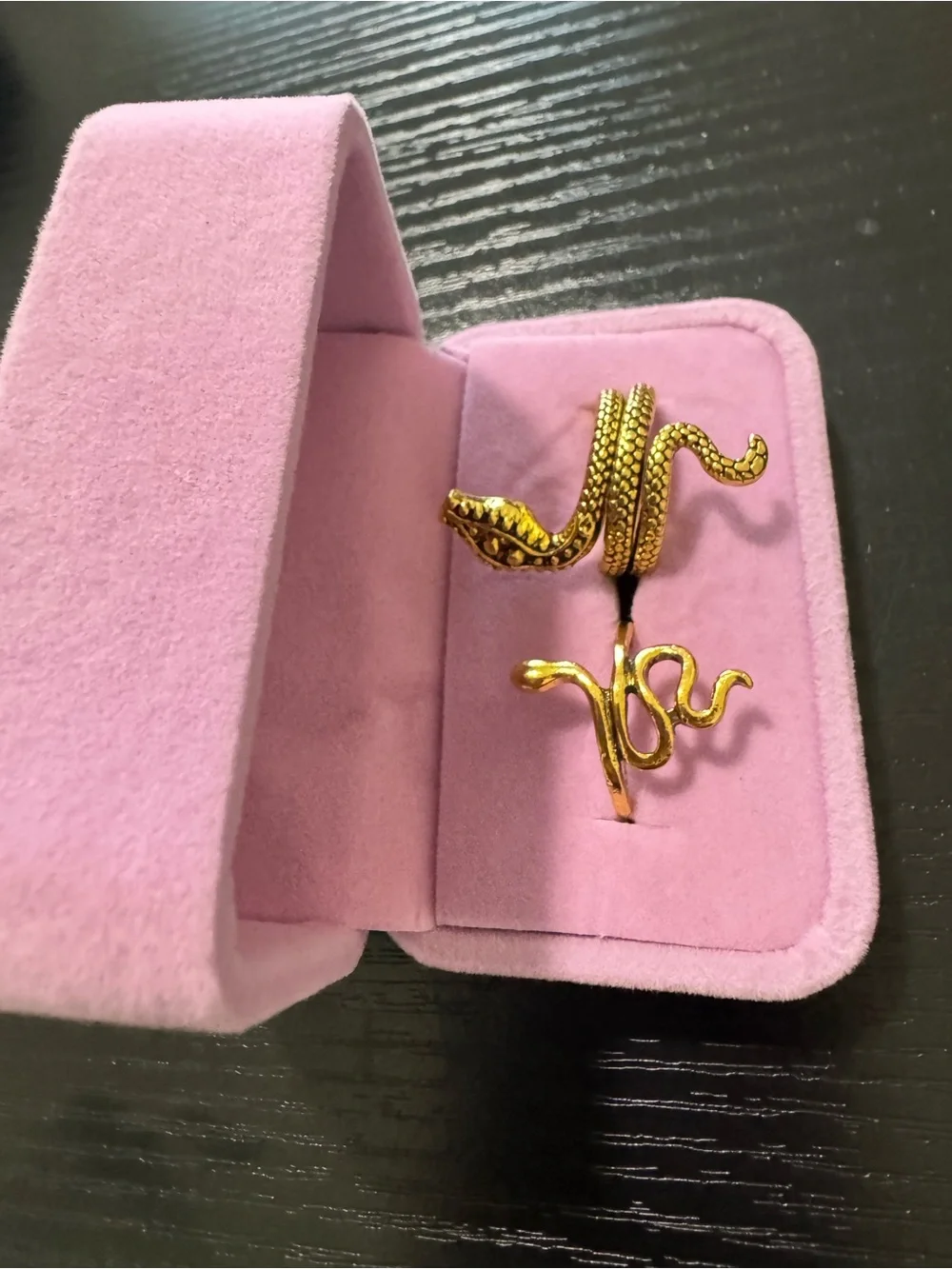 Set of 2 Gold tone snake rings with textured scales #snake #metallic size 5/6